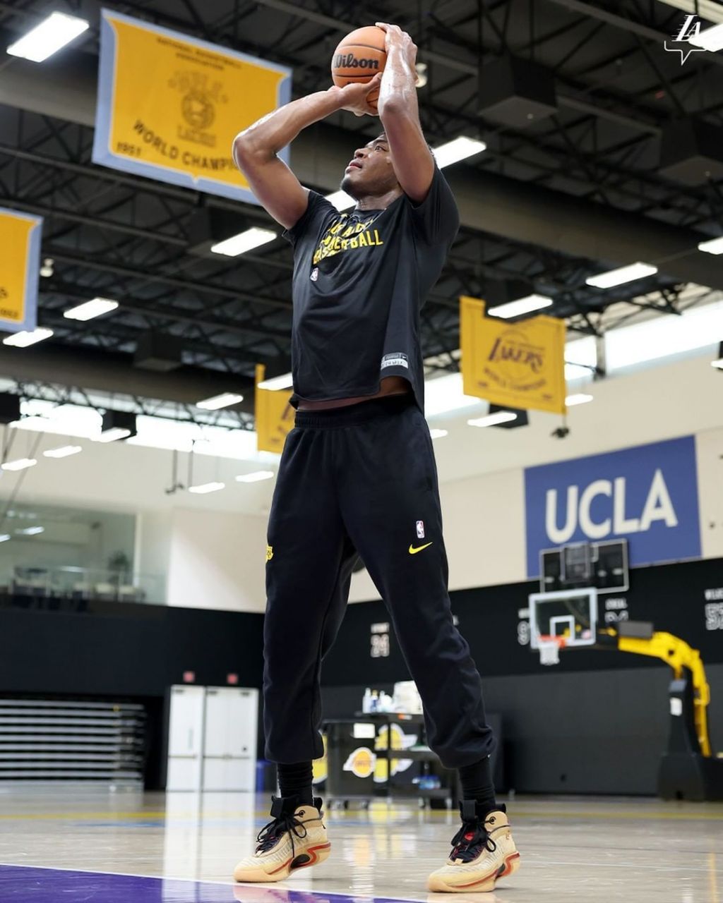 包含转会期圣安东尼奥马刺备战NBA常规赛,内部沟通细节曝光,信心回归,医务组通报恢复的词条 包含转会期圣安东尼奥马刺备战NBA常规赛,内部沟通细节曝光,信心回归,医务组通报恢复的词条