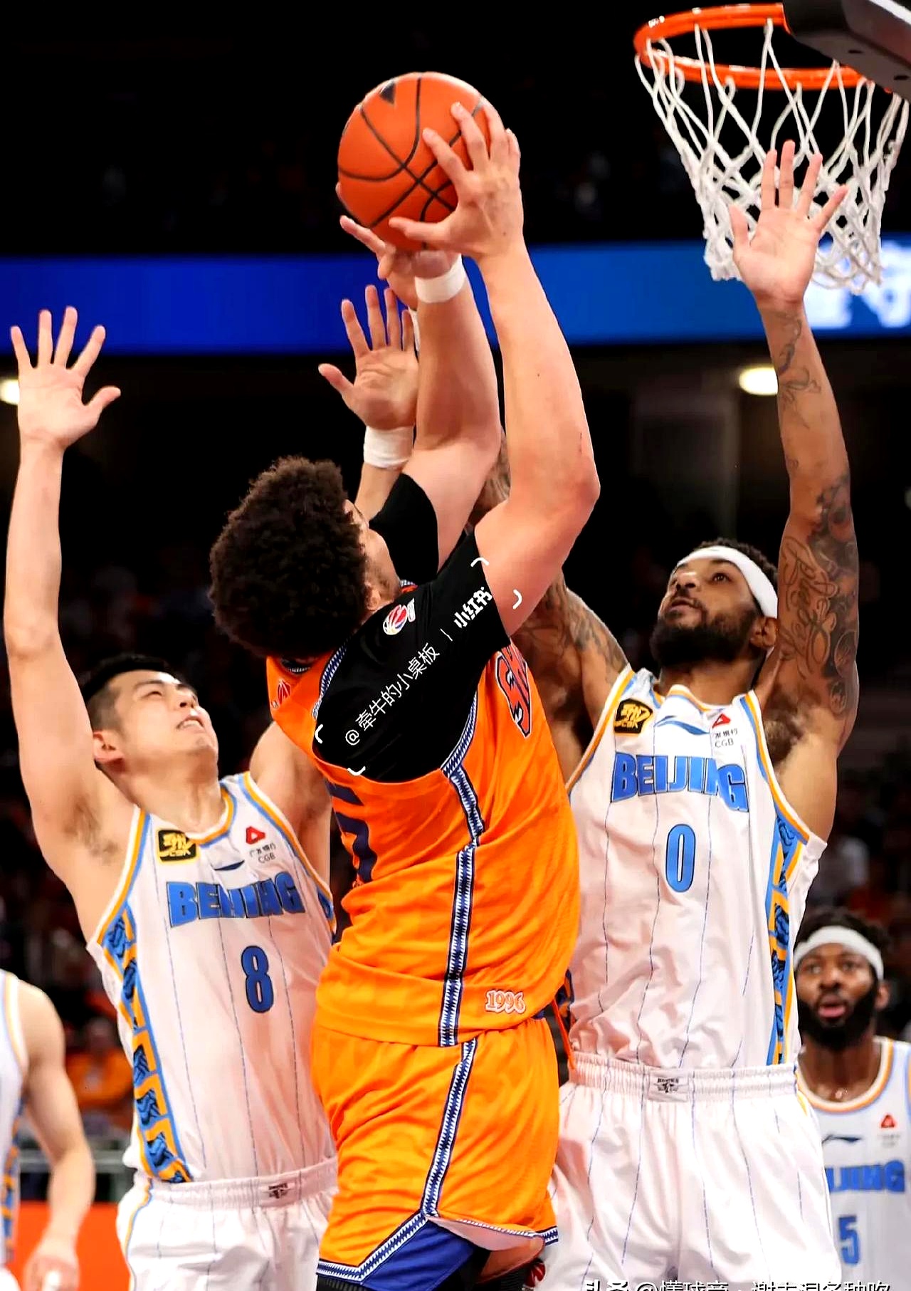 今晚达拉斯独行侠单刀错失:CBA常规赛节点到来,气氛紧张,年轻球员得到机会的简单介绍 今晚达拉斯独行侠单刀错失:CBA常规赛节点到来,气氛紧张,年轻球员得到机会的简单介绍