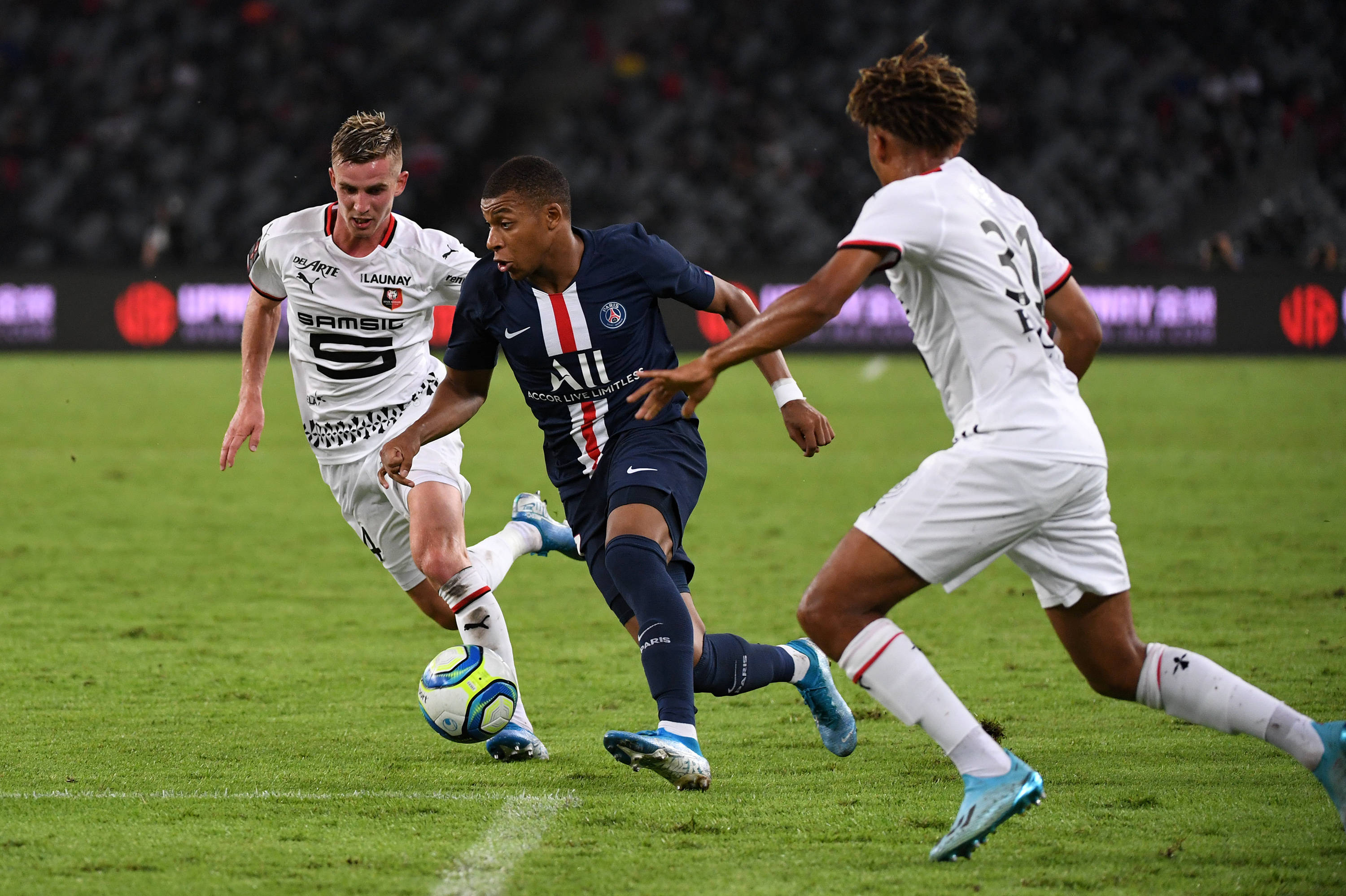 kaiyun体育平台包含里程碑夜！阿斯顿维拉止住颓势；法甲加时末段刷纪录；赛场秩序良好；轮换策略成焦点的词条