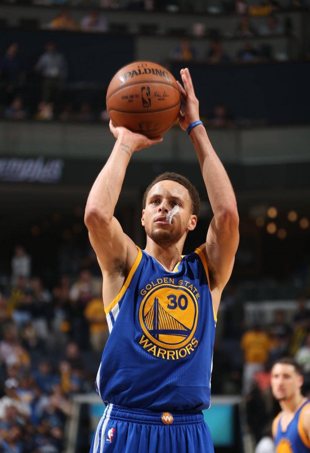 包含库里连续十场比赛得分超过晋级今晨多伦多猛龙再遭质疑，布鲁克林篮网赛前调整名单瞬间刷屏的词条